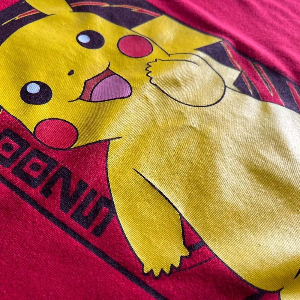 Old Navy Pikachu tee M 8